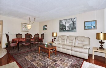 3020 Marcos Dr in Aventura, FL - Building Photo - Building Photo
