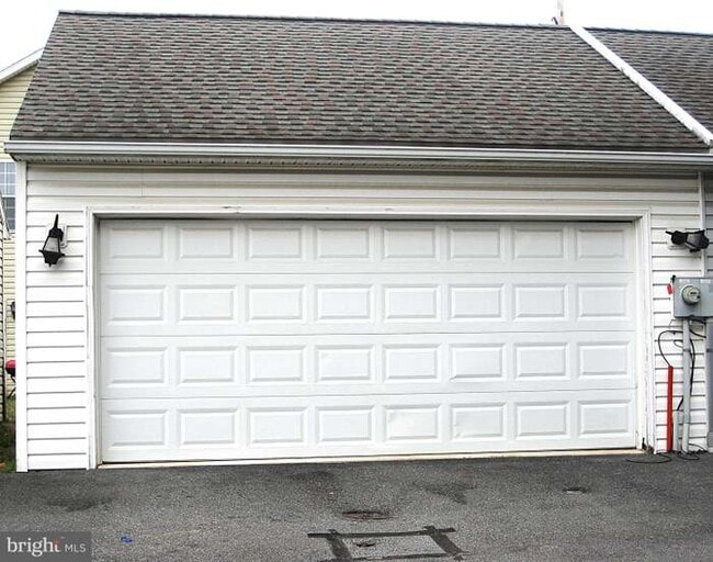 134 S Earl St in Shippensburg, PA - Foto de edificio - Building Photo