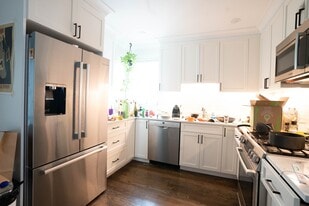 15 Pomeroy St, Unit 1 in Boston, MA - Building Photo