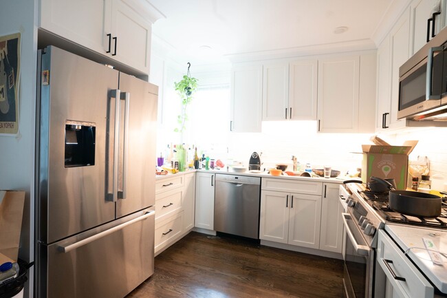 15 Pomeroy St, Unit 1 in Boston, MA - Building Photo - Building Photo
