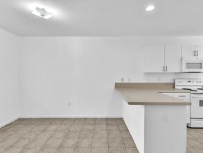 9920 NW 19th Pl in Sunrise, FL - Foto de edificio - Building Photo