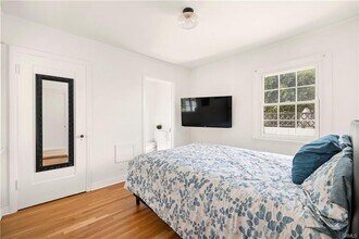 6136 Barrows Dr in West Hollywood, CA - Building Photo - Building Photo