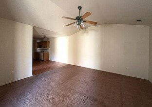 1002 W Avenue B in Copperas Cove, TX - Foto de edificio - Building Photo