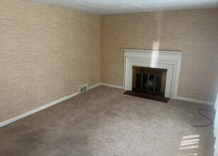 202 Abbotsford Ave in West Hartford, CT - Building Photo - Building Photo
