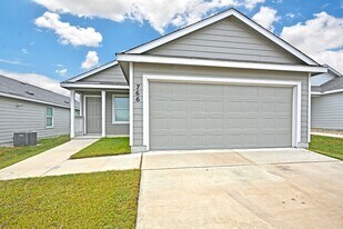 766 Tulsa Trl in New Braunfels, TX - Building Photo