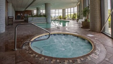 303 Sugar Top Dr in Sugar Mountain, NC - Foto de edificio - Building Photo