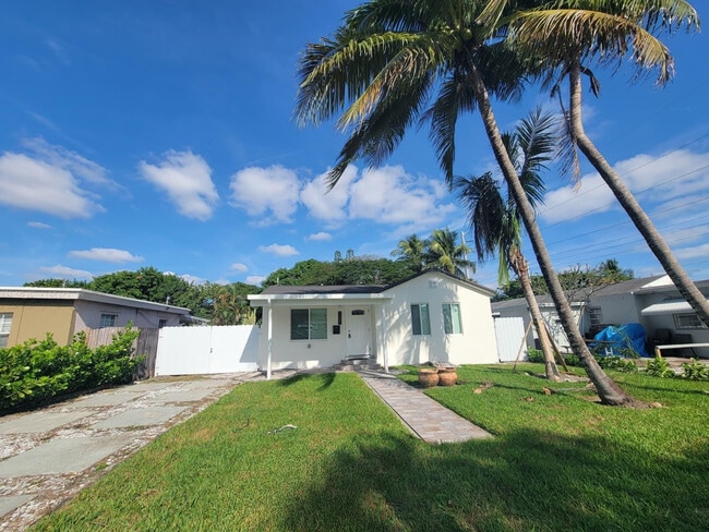 property at 2207 Taft St