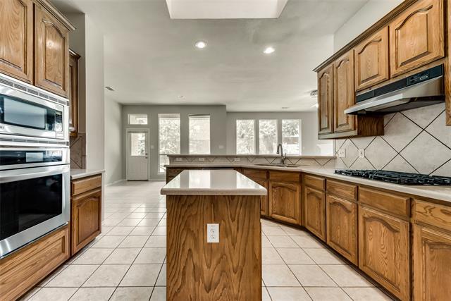 property at 3015 Cross Timbers Dr
