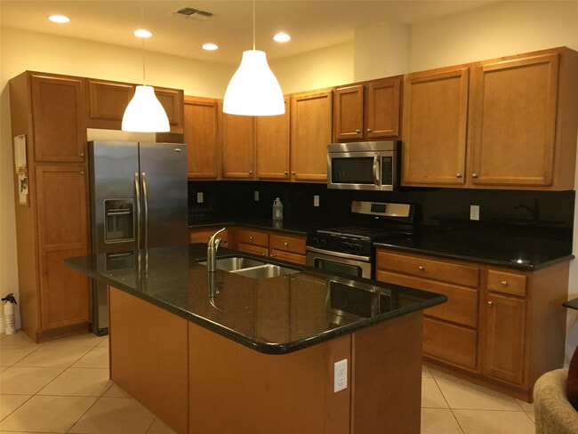 3310 NW 125th Ln in Sunrise, FL - Building Photo - Building Photo