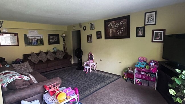 property at 1025 Smetana Rd