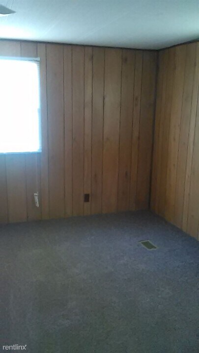 10364 Davison Rd Photo