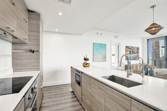 1300 S Miami Ave in Miami, FL - Building Photo - Building Photo