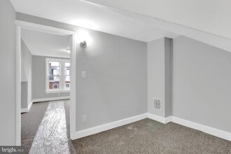 2208 Logan St in Harrisburg, PA - Building Photo - Building Photo