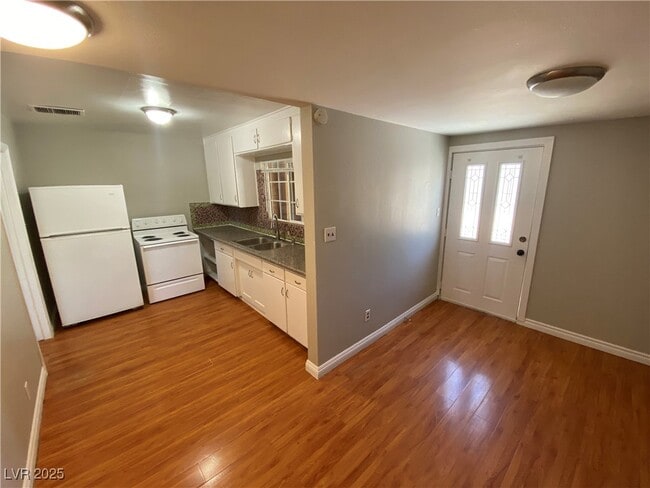 221 N 19th St in Las Vegas, NV - Building Photo - Building Photo