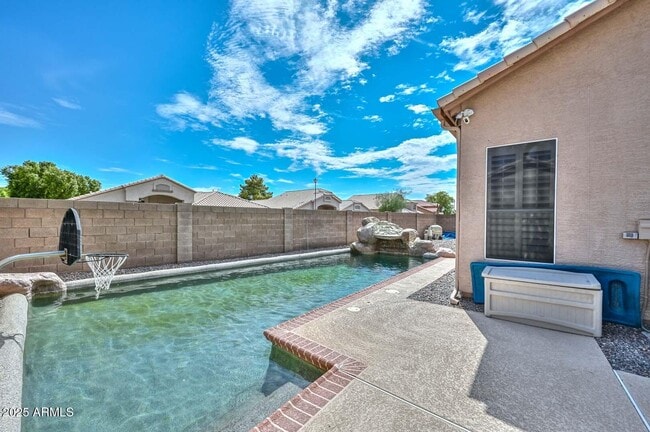 7869 W Kristal Way in Glendale, AZ - Building Photo - Building Photo