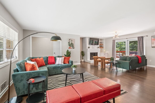 1618 Cooper Lake Rd SE