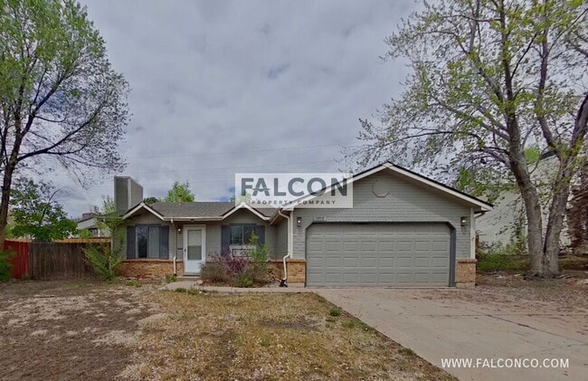 property at 1910 Whitehorn Dr N