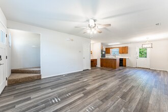 2402 S 16th St in Rogers, AR - Building Photo - Building Photo