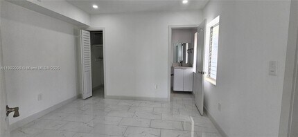 4490 W Flagler St in Coral Gables, FL - Building Photo - Building Photo