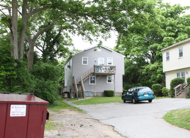 15 Chester St in New London, CT - Foto de edificio - Building Photo