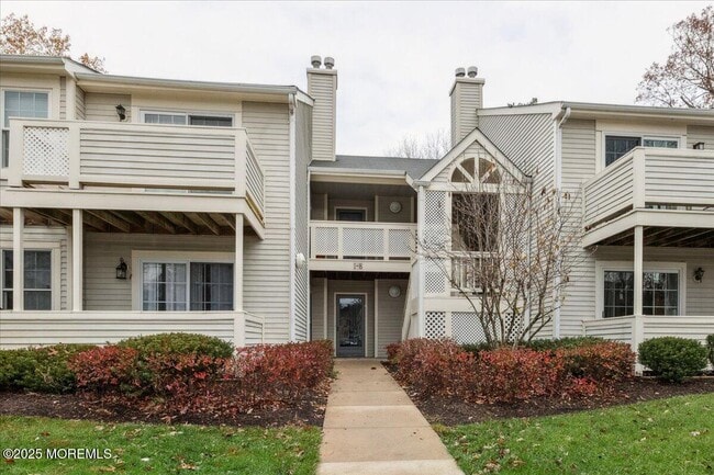 8 White Oak Ct in Howell, NJ - Building Photo - Building Photo