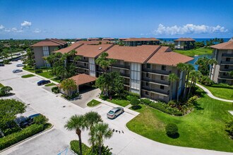 501 S Seas Dr-Unit -206 in Jupiter, FL - Foto de edificio - Building Photo