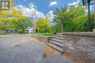 31 Lochinvar Crescent in Toronto, ON - Building Photo - Building Photo