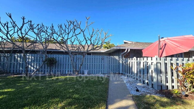 4261 Island Cir in Ft. Myers, FL - Building Photo - Building Photo