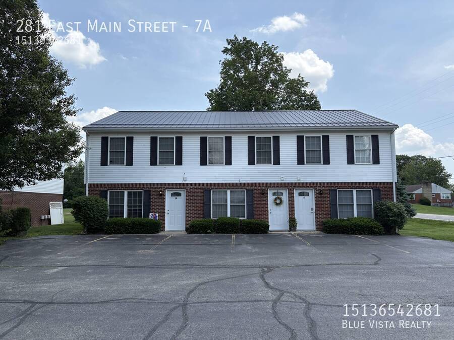 281 E Main St in Clarksville, OH - Foto de edificio