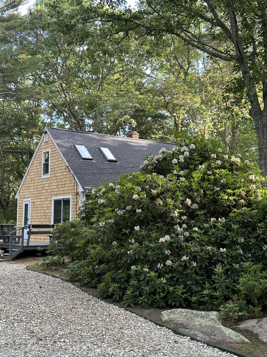 51 Hidden Village Rd in Falmouth, MA - Building Photo