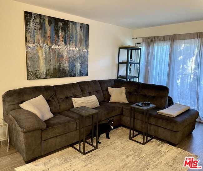 8163 Redlands St in Los Angeles, CA - Building Photo - Building Photo