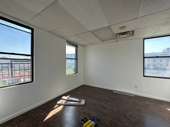 166 15th St in Jersey City, NJ - Building Photo - Building Photo