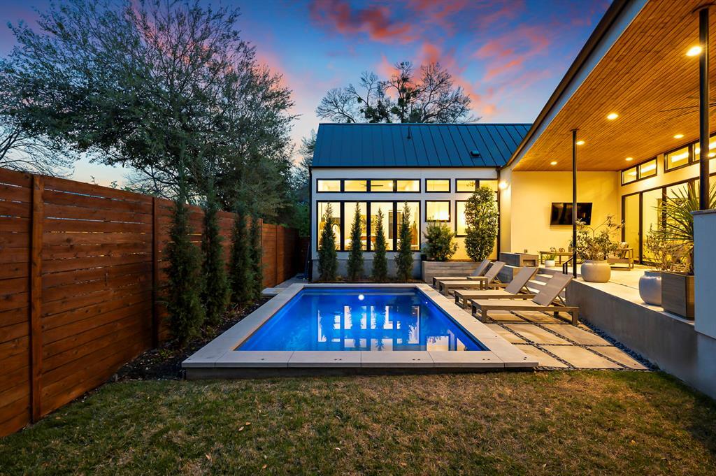 2116 Kenwood Ave in Austin, TX - Building Photo