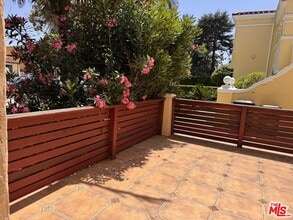 1325 S Rimpau Blvd in Los Angeles, CA - Building Photo - Building Photo