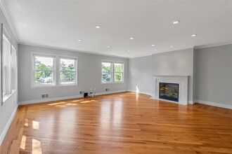 5 Hommocks Rd in Larchmont, NY - Building Photo - Building Photo