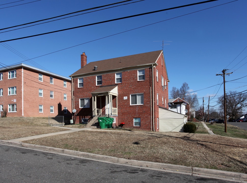 6801 Red Top Rd in Takoma Park, MD - Building Photo