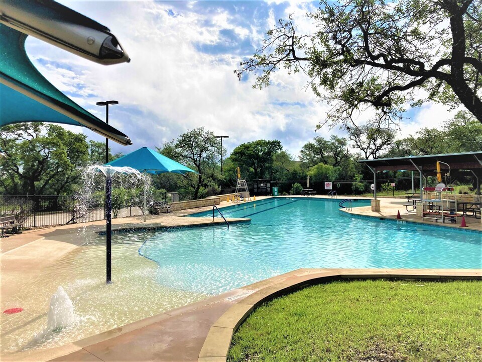 9004 Colberg Dr in Austin, TX - Building Photo