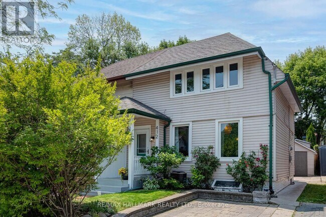 412 Coxwell Ave in Toronto, ON - Building Photo - Building Photo