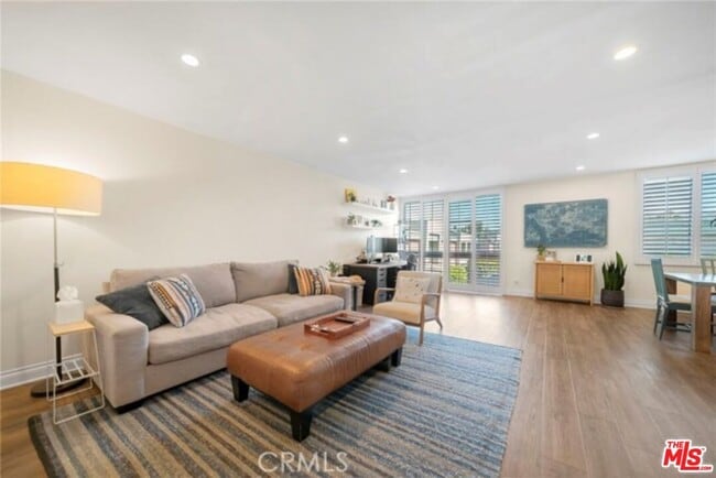 5301 Balboa Blvd in Los Angeles, CA - Building Photo - Building Photo