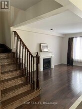 10 Dufay Rd in Brampton, ON - Building Photo - Building Photo