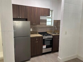 1007 Pennsylvania Ave in Miami Beach, FL - Foto de edificio - Building Photo