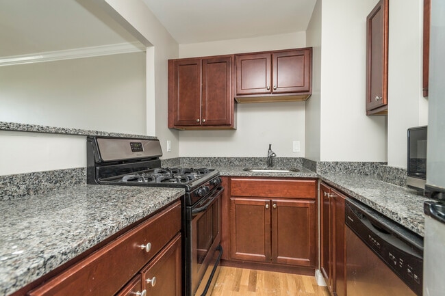 1422 Columbia Rd, Unit #16A