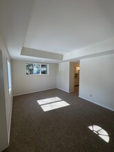 11 Maple Ave, Unit 101 in Greenwich, CT - Foto de edificio - Building Photo