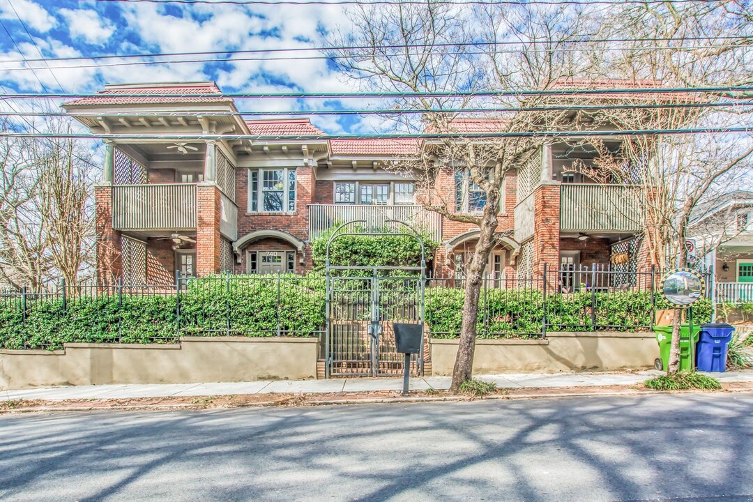 740 Barnett St NE in Atlanta, GA - Building Photo