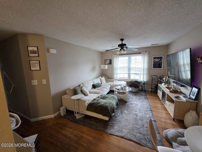 104 Des Moines Ct in Tinton Falls, NJ - Building Photo - Building Photo