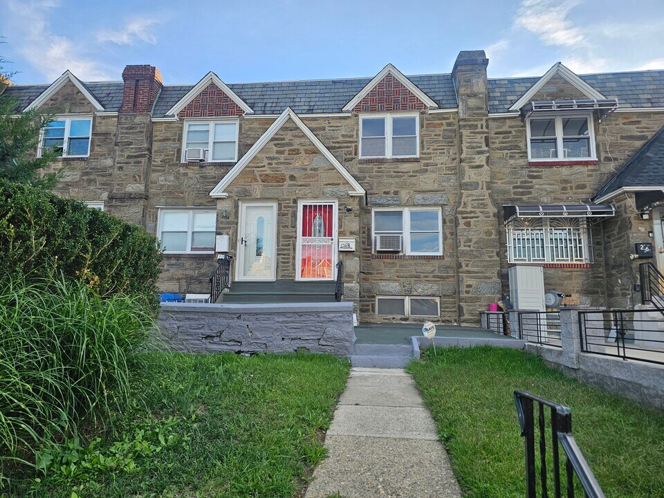 1268 Stirling St in Philadelphia, PA - Building Photo
