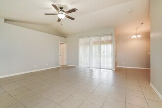 8434 Bamboo Rd in Ft. Myers, FL - Building Photo - Building Photo
