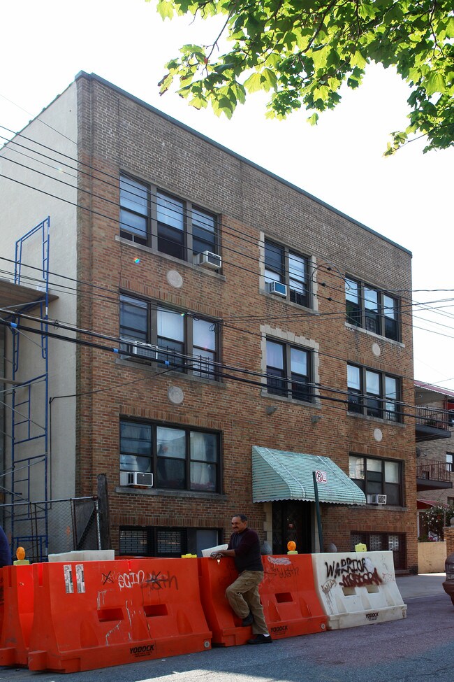 3220 Radcliff Ave in Bronx, NY - Building Photo - Building Photo