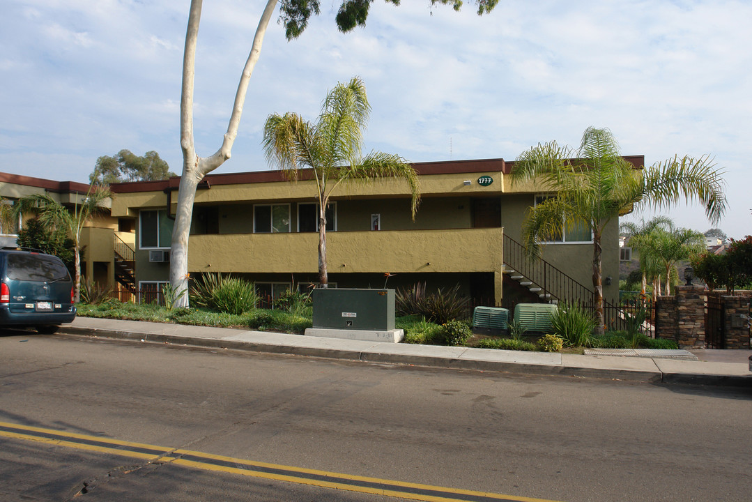 Bayview Ridge in San Diego, CA - Building Photo