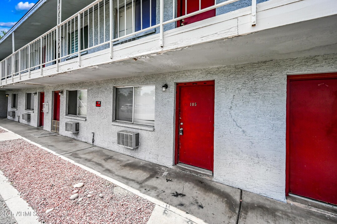 35 N May in Mesa, AZ - Building Photo
